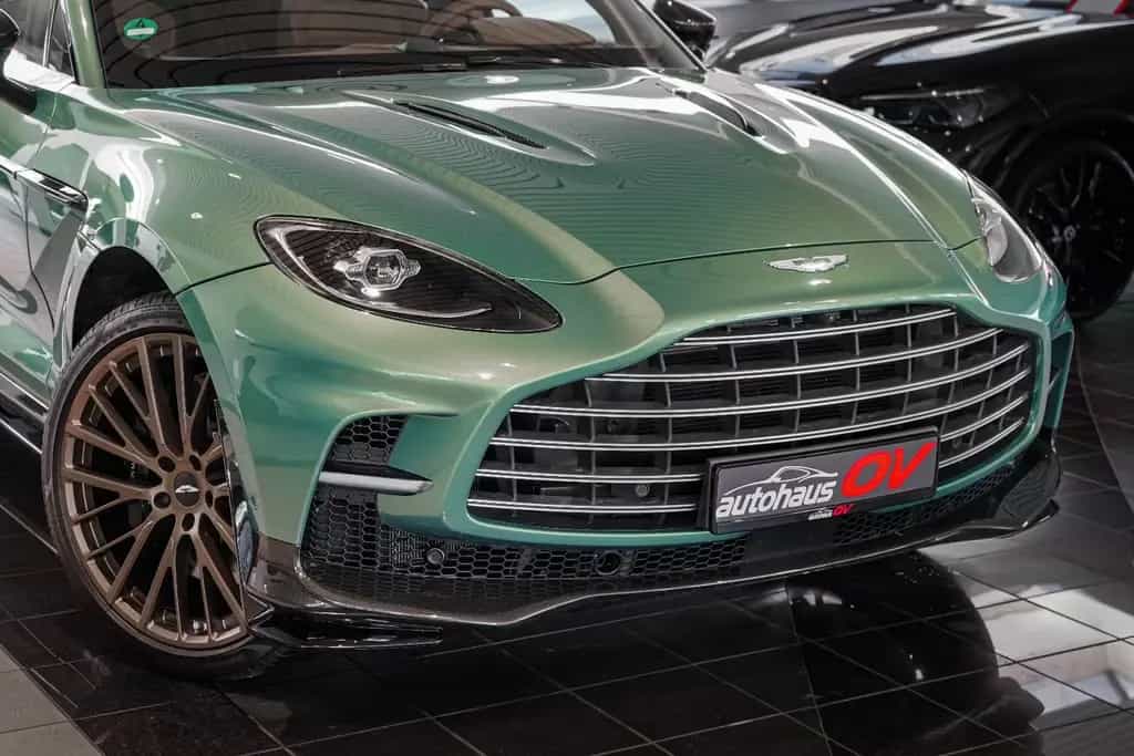 Aston Martin DBX 707 * Carbonpaket * Copper Bronze * Monotone 05/2025-photo-12