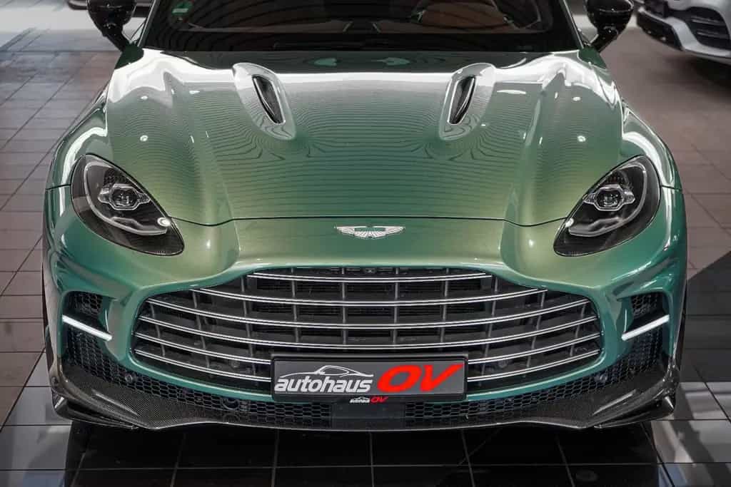 Aston Martin DBX 707 * Carbonpaket * Copper Bronze * Monotone 05/2025-photo-15