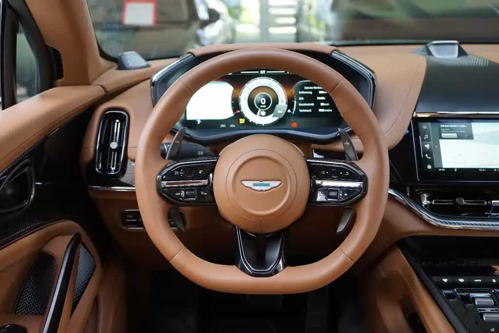 Aston Martin DBX 707 * Carbonpaket * Copper Bronze * Monotone 05/2025-photo-27
