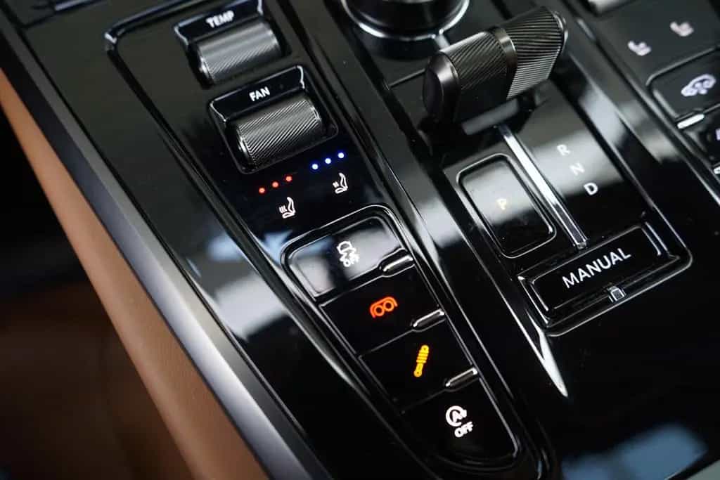 Aston Martin DBX 707 * Carbonpaket * Copper Bronze * Monotone 05/2025-photo-34