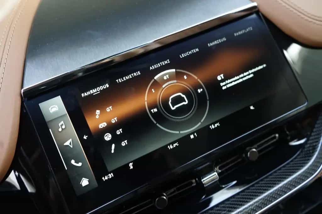 Aston Martin DBX 707 * Carbonpaket * Copper Bronze * Monotone 05/2025-photo-37