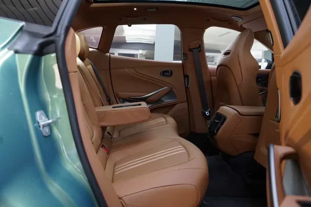 Aston Martin DBX 707 * Carbonpaket * Copper Bronze * Monotone 05/2025-photo-6