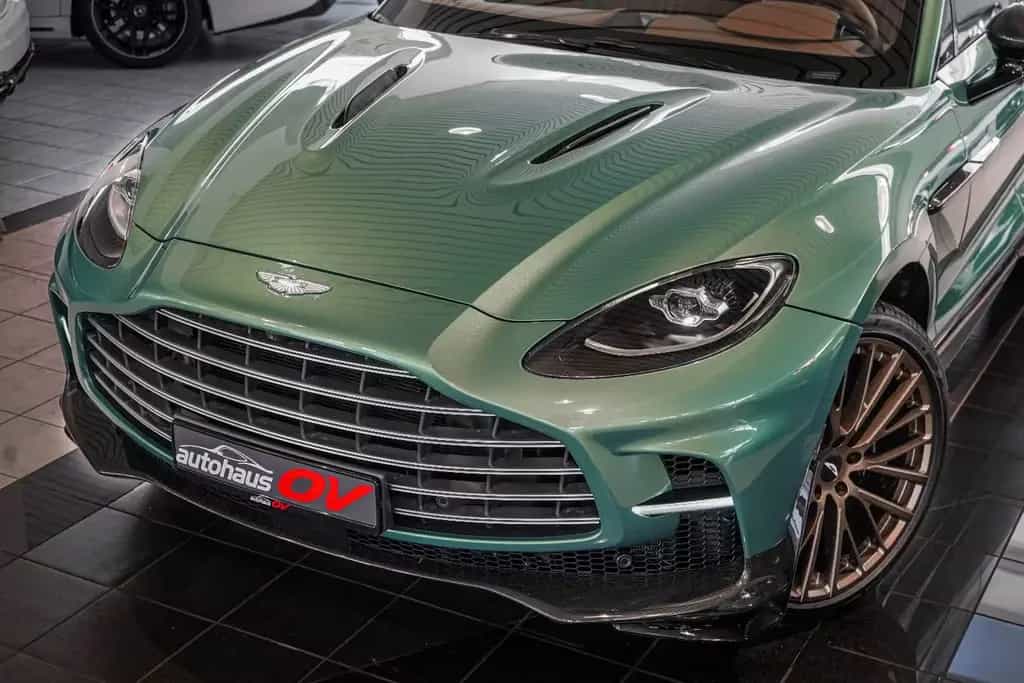 Aston Martin DBX 707 * Carbonpaket * Copper Bronze * Monotone 05/2025-photo-8