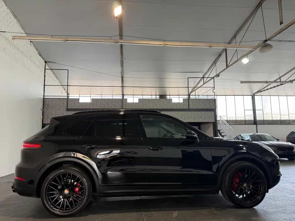 Porsche Cayenne 10/2019-photo-10