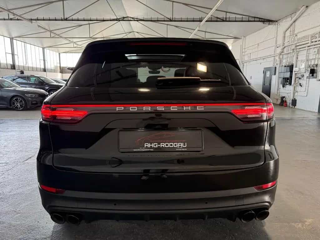 Porsche Cayenne 10/2019-photo-11