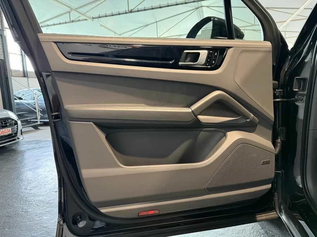 Porsche Cayenne 10/2019-photo-15