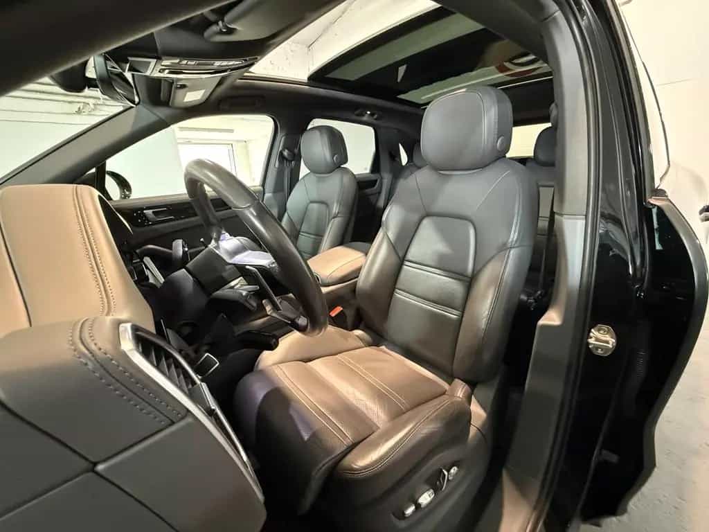 Porsche Cayenne 10/2019-photo-19