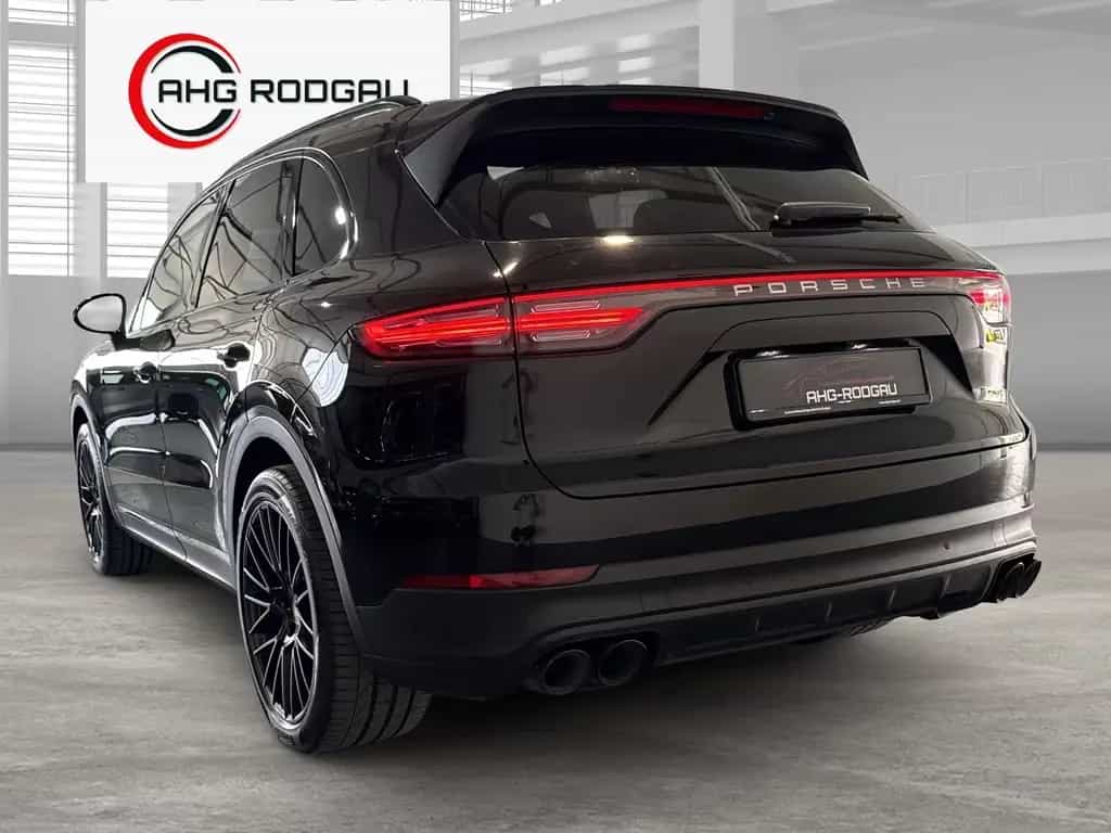 Porsche Cayenne 10/2019-photo-2