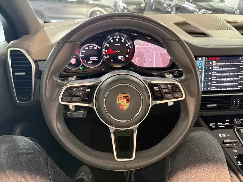Porsche Cayenne 10/2019-photo-32