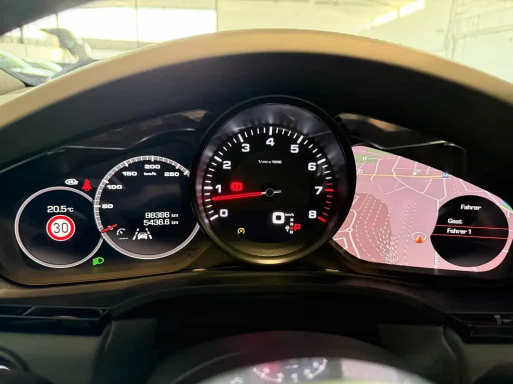 Porsche Cayenne 10/2019-photo-34