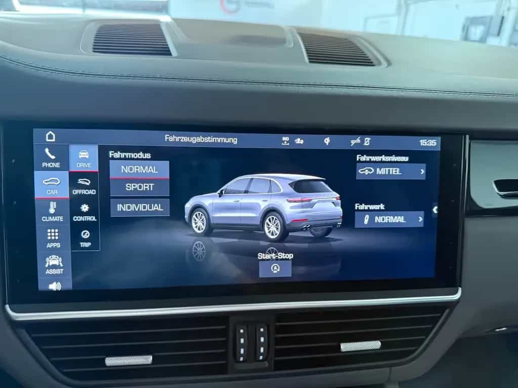 Porsche Cayenne 10/2019-photo-37