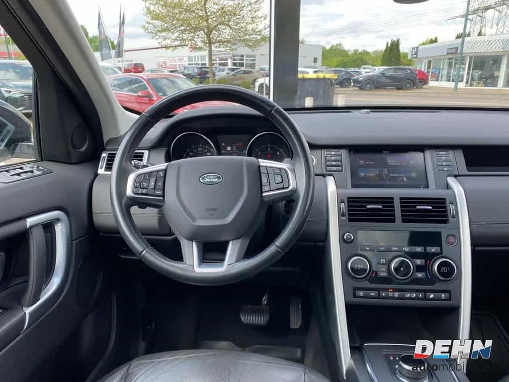 Land Rover Discovery Sport AWD 2.0 TD4 SE Pano Bi-Xenon SHZ 04/2018-photo-11