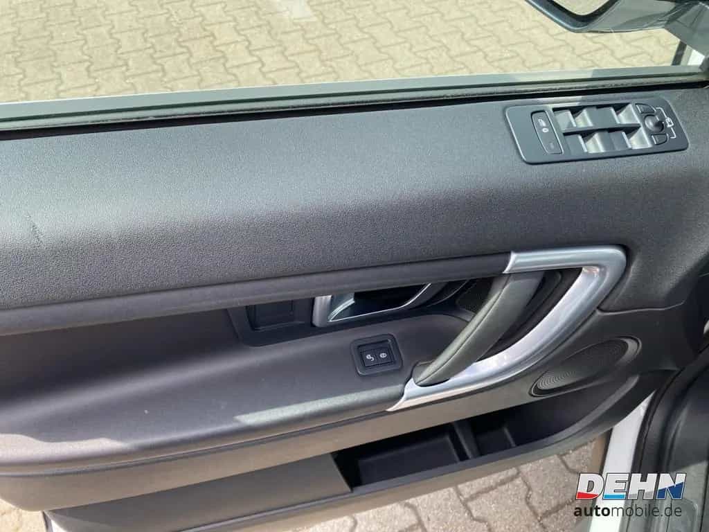 Land Rover Discovery Sport AWD 2.0 TD4 SE Pano Bi-Xenon SHZ 04/2018-photo-18