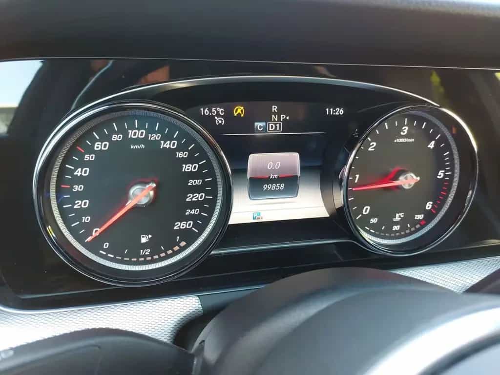 Mercedes-Benz E-Class 220 E Limousine E 220 d 4Matic 10/2019-photo-9