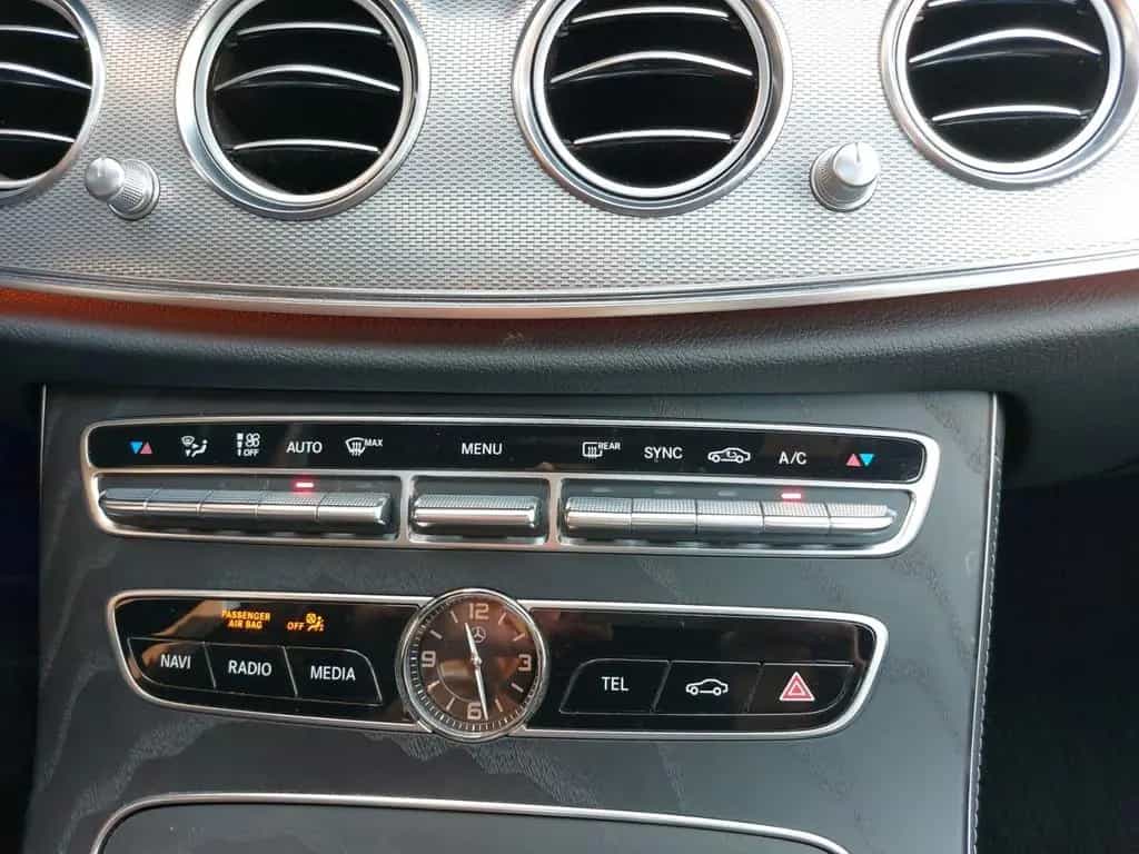 Mercedes-Benz E-Class 220 E Limousine E 220 d 4Matic 10/2019-photo-16