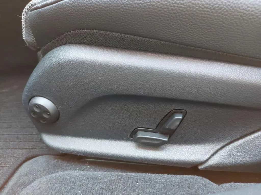 Mercedes-Benz E-Class 220 E Limousine E 220 d 4Matic 10/2019-photo-23