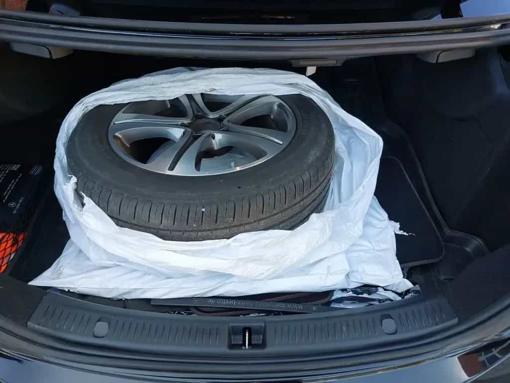 Mercedes-Benz E-Class 220 E Limousine E 220 d 4Matic 10/2019-photo-4