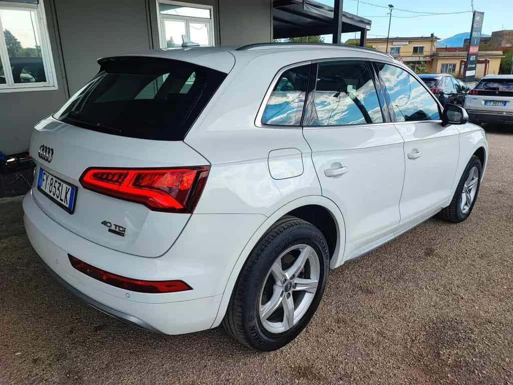 Audi Q5 40 TDI quattro S tronic Business Sport 10/2019-photo-4
