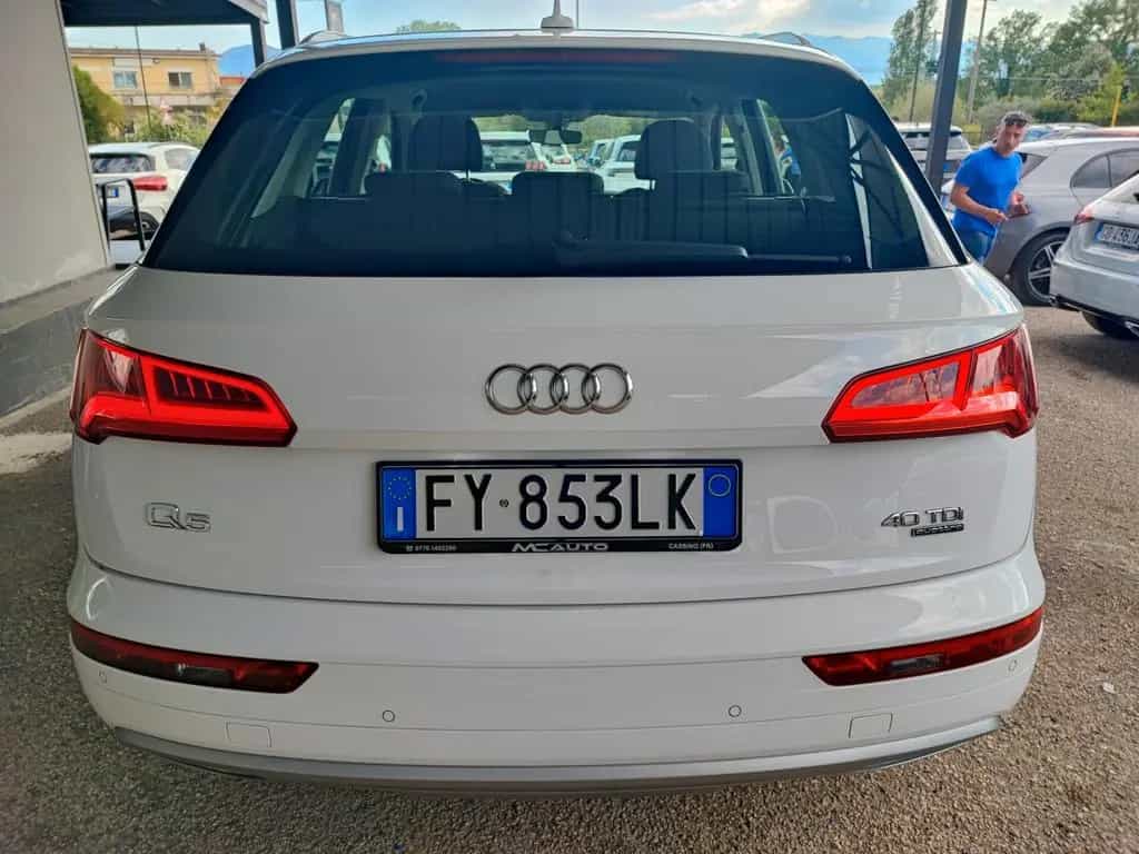 Audi Q5 40 TDI quattro S tronic Business Sport 10/2019-photo-5