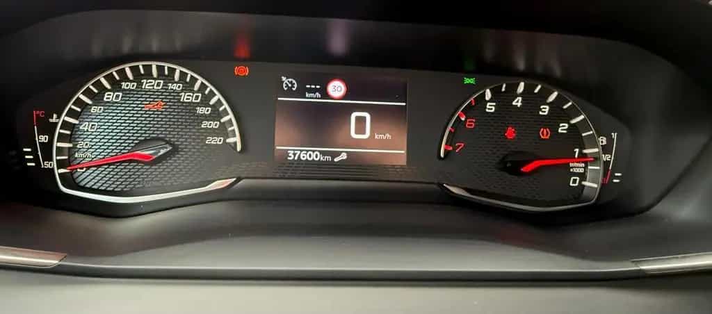 Peugeot 2008 Active Rückfahrkamera PDC Klima Tüv Neu 01/2024-photo-10