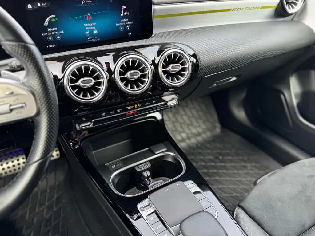 Mercedes-Benz A 250 AMG*Edition 1*Night-Paket*LED*ALCANTARA 10/2018-photo-19
