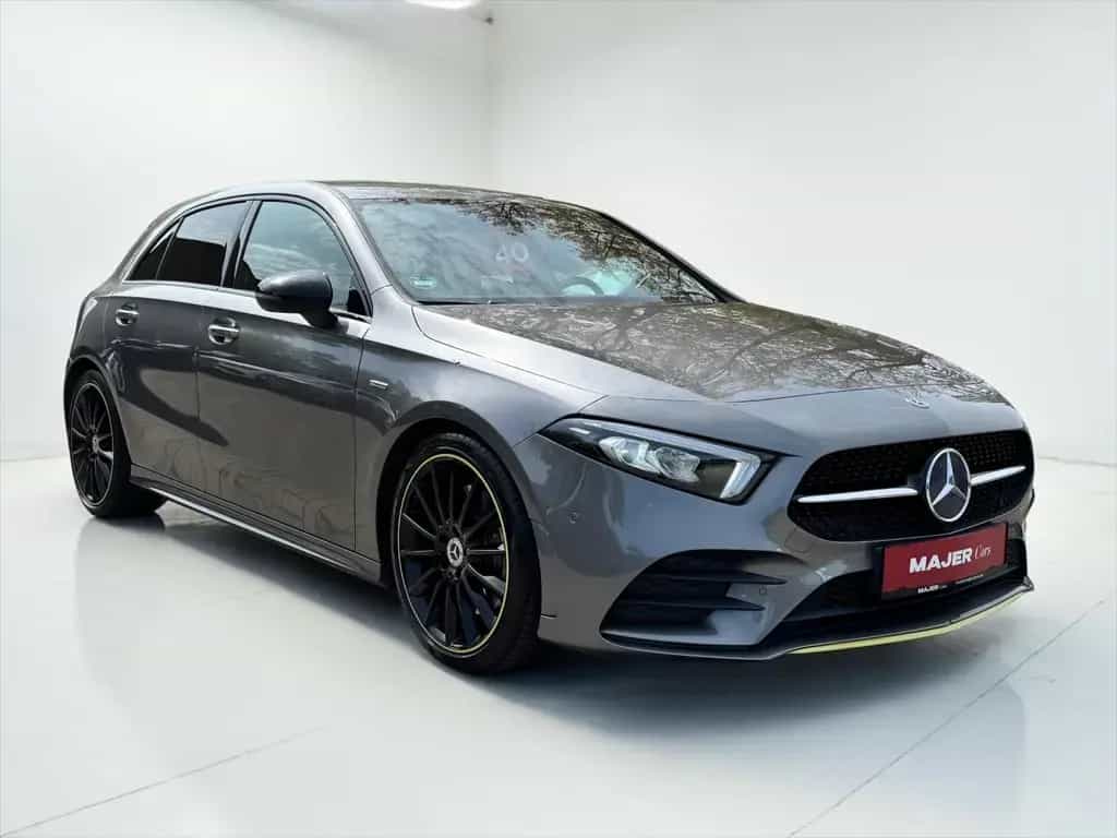 Mercedes-Benz A 250 AMG*Edition 1*Night-Paket*LED*ALCANTARA 10/2018-photo-3