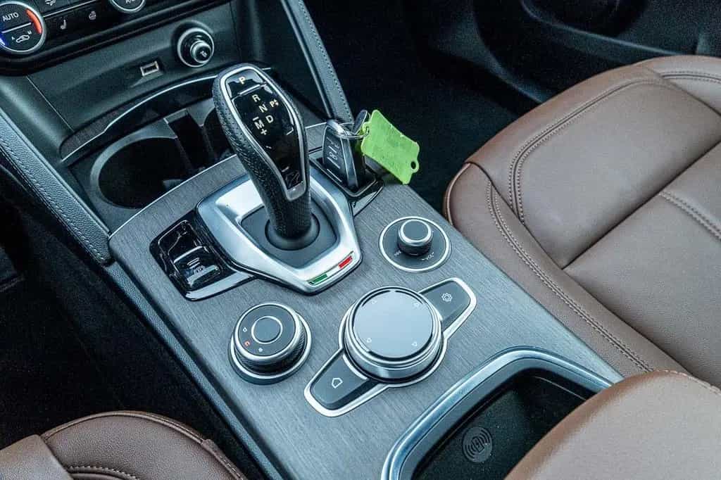 Alfa Romeo Stelvio Ti 2.0 Turbo 16V 206kW (280 PS) AT8 - 07/2022-photo-14