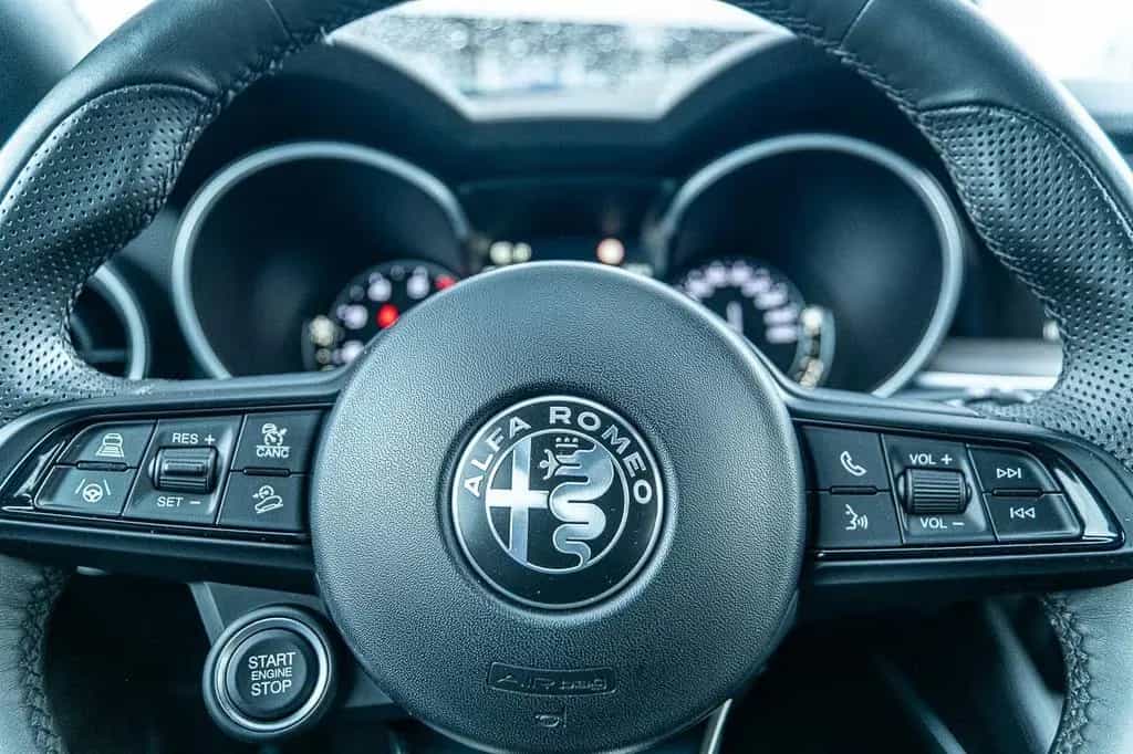 Alfa Romeo Stelvio Ti 2.0 Turbo 16V 206kW (280 PS) AT8 - 07/2022-photo-18
