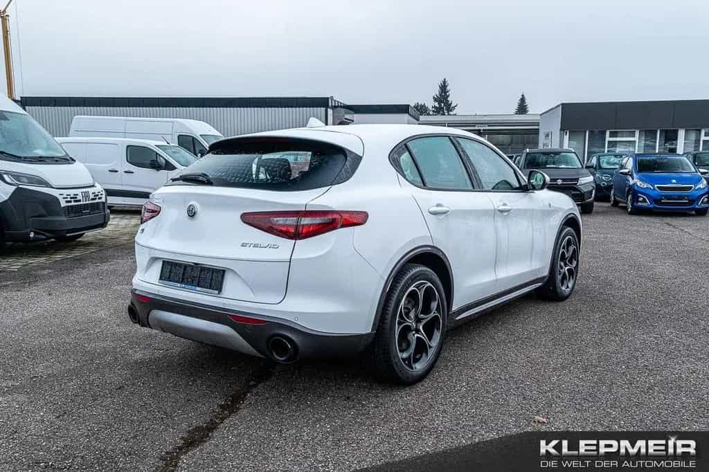 Alfa Romeo Stelvio Ti 2.0 Turbo 16V 206kW (280 PS) AT8 - 07/2022-photo-4