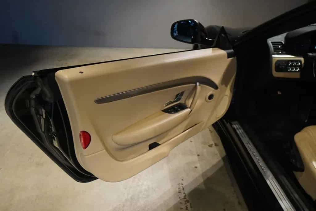Maserati GranCabrio 4.7 V8 Automatik-1 HD-U-frei- 55 TKM 02/2013-photo-14