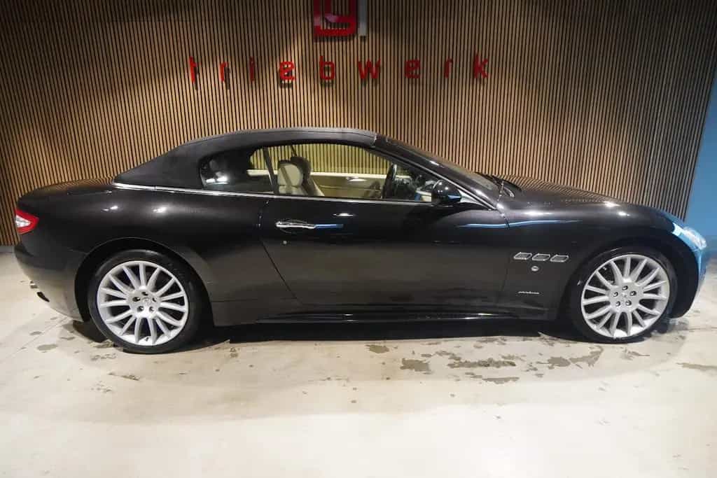 Maserati GranCabrio 4.7 V8 Automatik-1 HD-U-frei- 55 TKM 02/2013-photo-23