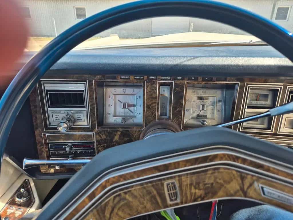 Lincoln Continental 01/1979-photo-4