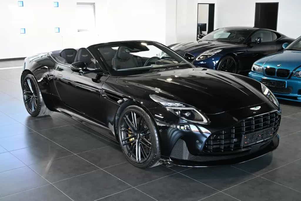 Aston Martin DB12 Volante/Onyx Black/B&W/Inspire Monotone 04/2026-photo-0