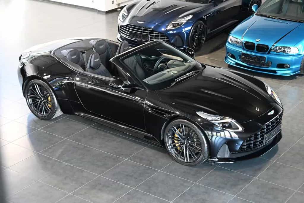 Aston Martin DB12 Volante/Onyx Black/B&W/Inspire Monotone 04/2026-photo-1