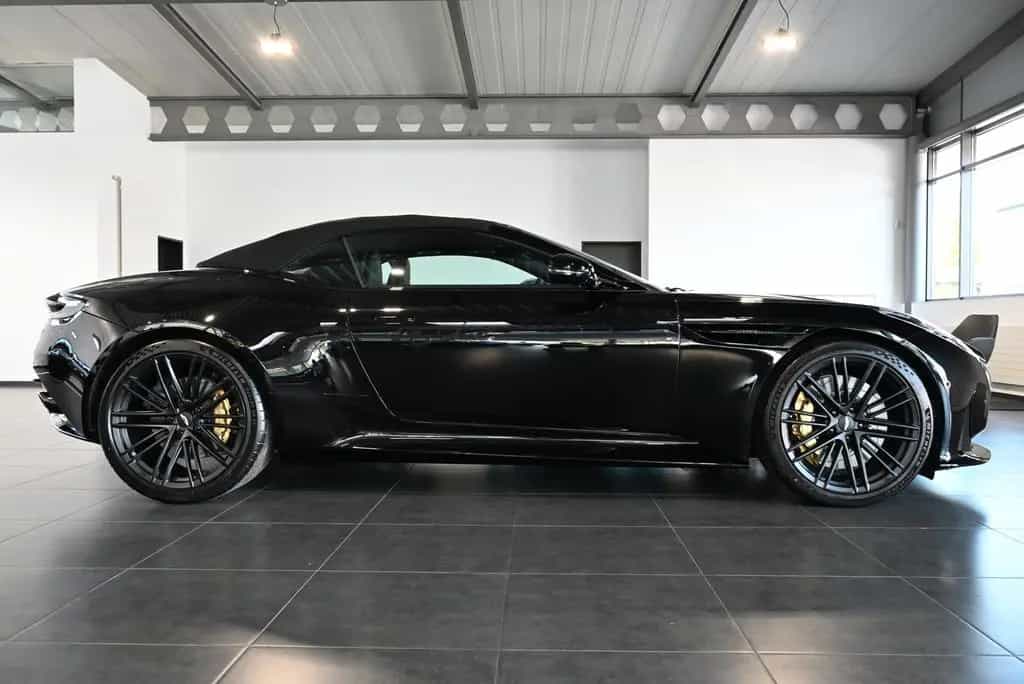 Aston Martin DB12 Volante/Onyx Black/B&W/Inspire Monotone 04/2026-photo-10