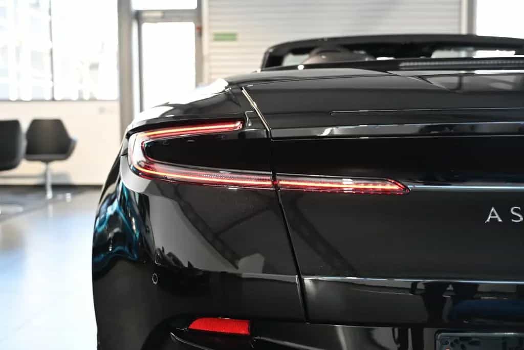 Aston Martin DB12 Volante/Onyx Black/B&W/Inspire Monotone 04/2026-photo-20