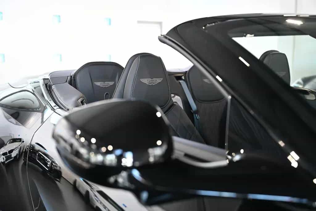 Aston Martin DB12 Volante/Onyx Black/B&W/Inspire Monotone 04/2026-photo-28