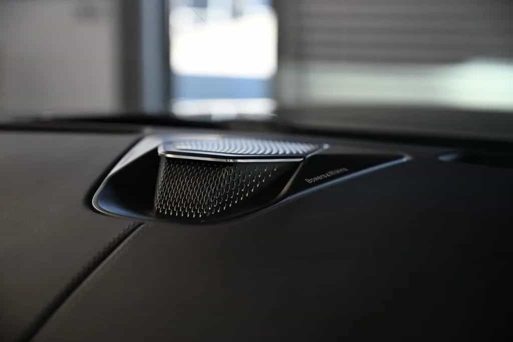 Aston Martin DB12 Volante/Onyx Black/B&W/Inspire Monotone 04/2026-photo-42