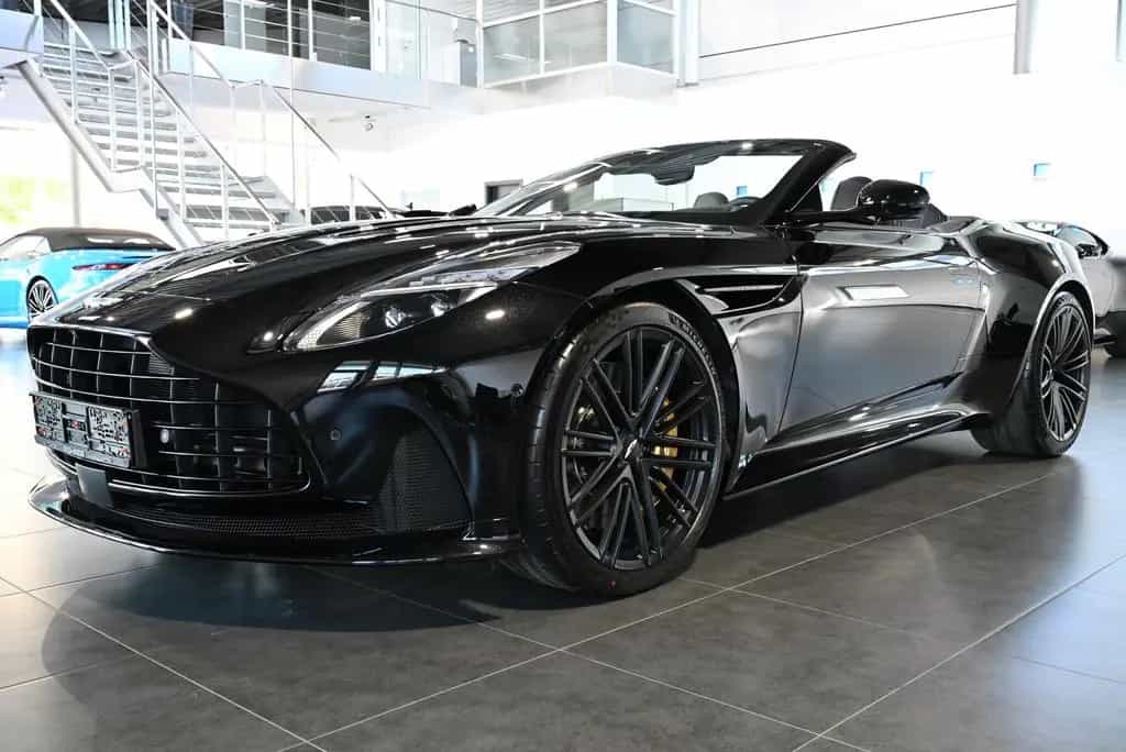 Aston Martin DB12 Volante/Onyx Black/B&W/Inspire Monotone 04/2026-photo-8