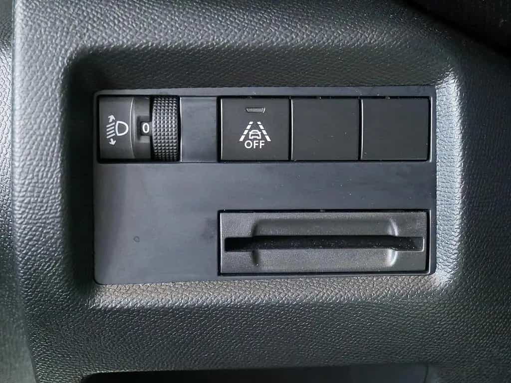 Citroën C5 Aircross BlueHDi 130 Plus SHZ KAMERA NAVI LED 11/2023-photo-12