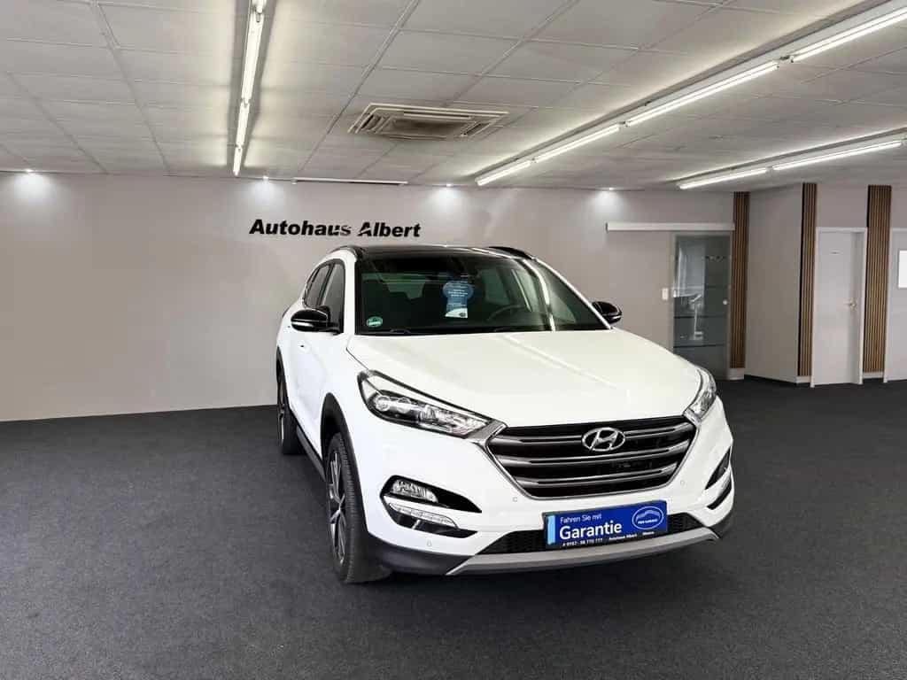 Hyundai Tucson Passion + 4WD*Pano*RFK* AC Auto* 09/2018-photo-1
