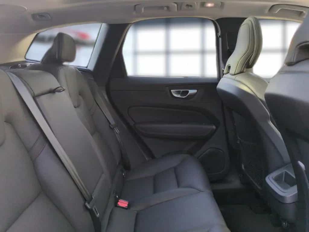 Volvo XC 60 Plus Dark 2WD 01/2024-photo-18