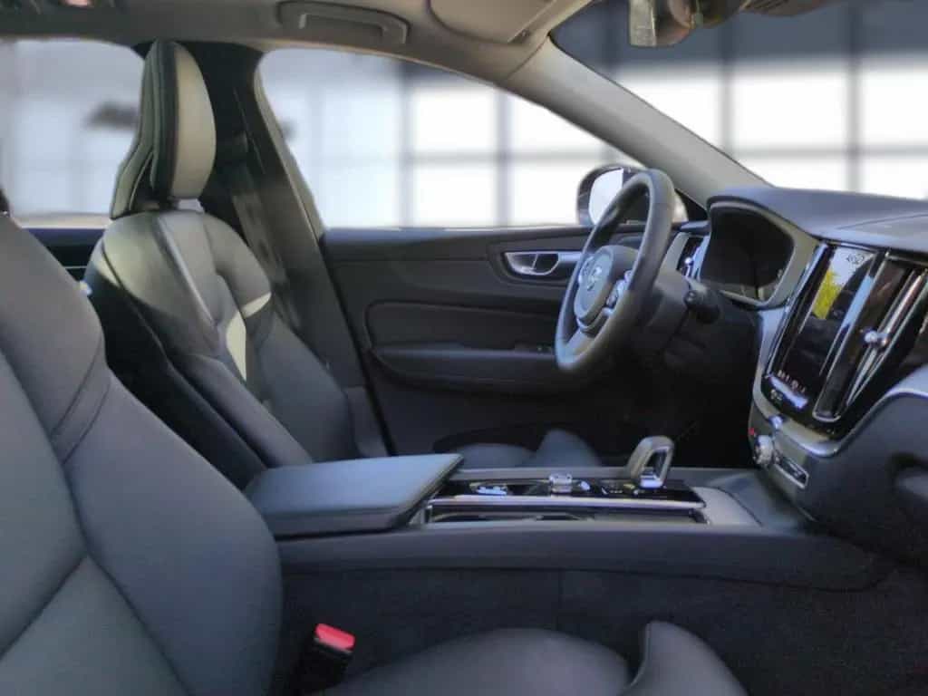 Volvo XC 60 Plus Dark 2WD 01/2024-photo-19