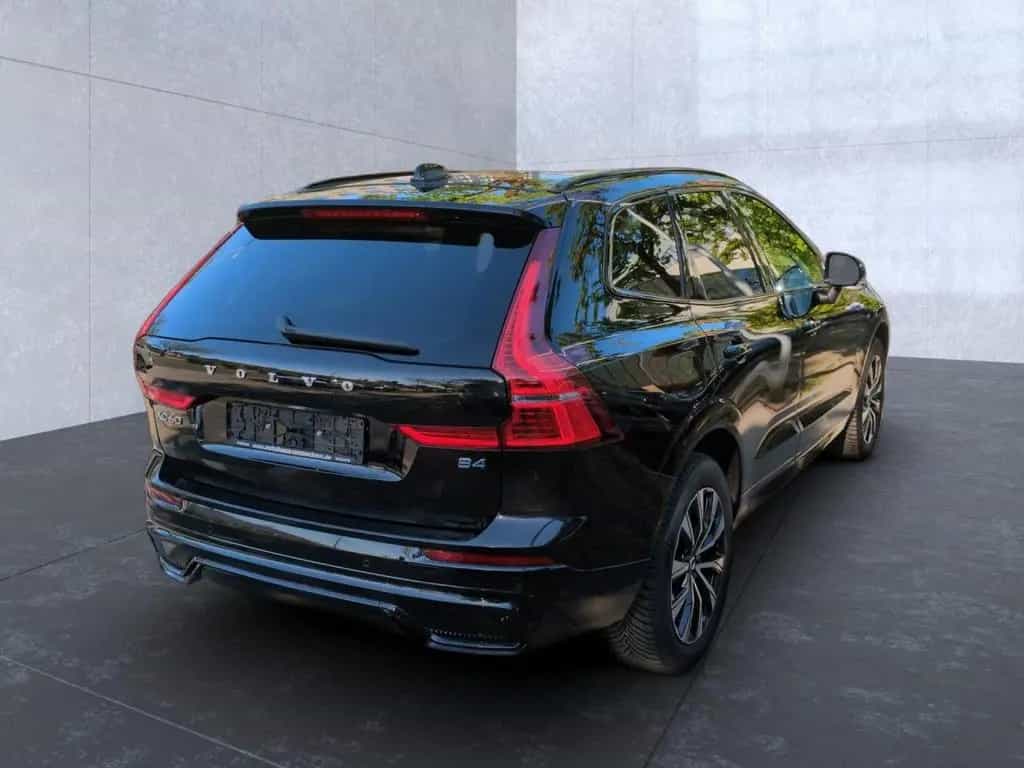 Volvo XC 60 Plus Dark 2WD 01/2024-photo-3