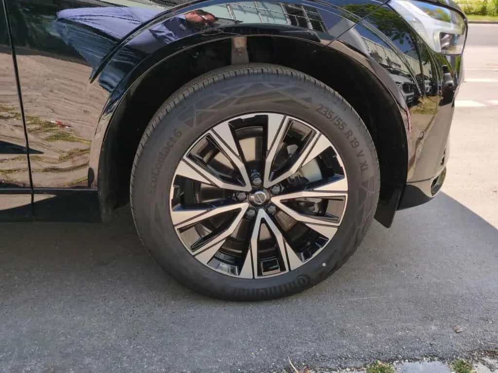 Volvo XC 60 Plus Dark 2WD 01/2024-photo-19