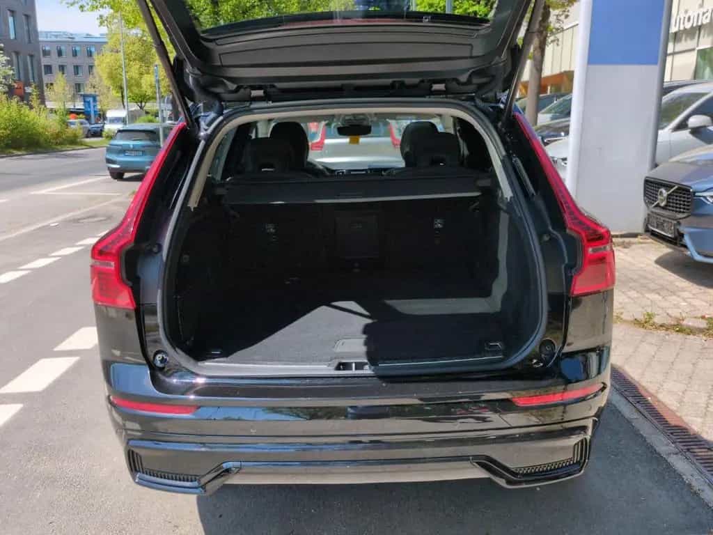 Volvo XC 60 Plus Dark 2WD 01/2024-photo-20