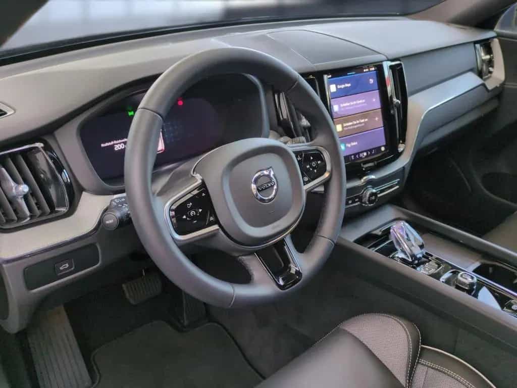 Volvo XC 60 Plus Black Edition AWD 02/2024-photo-12