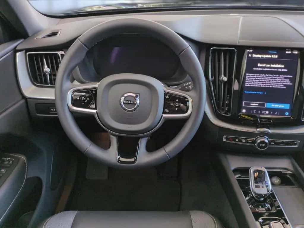 Volvo XC 60 Plus Black Edition AWD 02/2024-photo-17