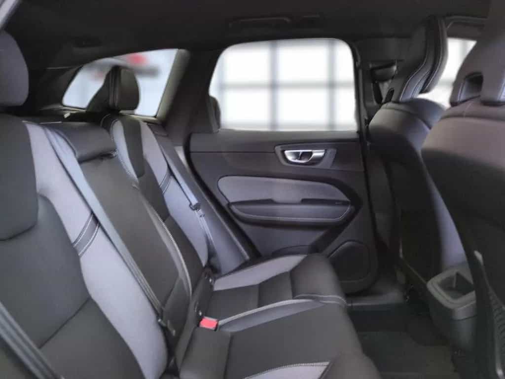 Volvo XC 60 Plus Black Edition AWD 02/2024-photo-19
