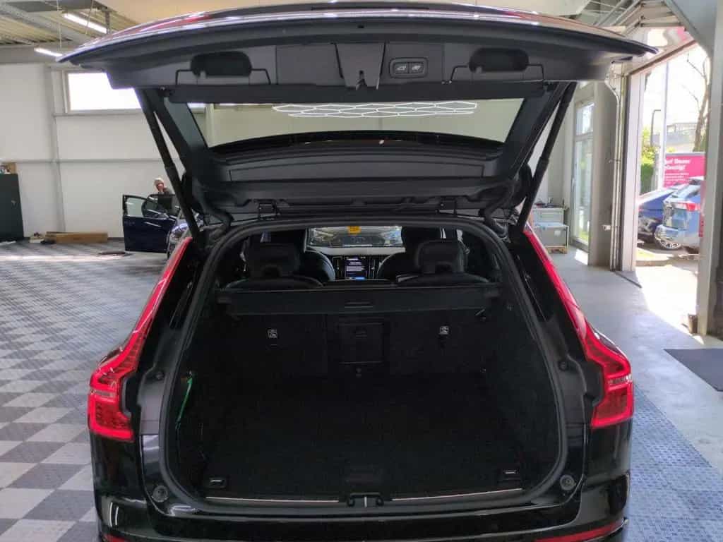 Volvo XC 60 Plus Black Edition AWD 02/2024-photo-22